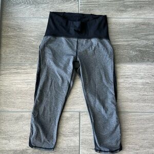 Lululemon size 6 cropped  18” EUC
